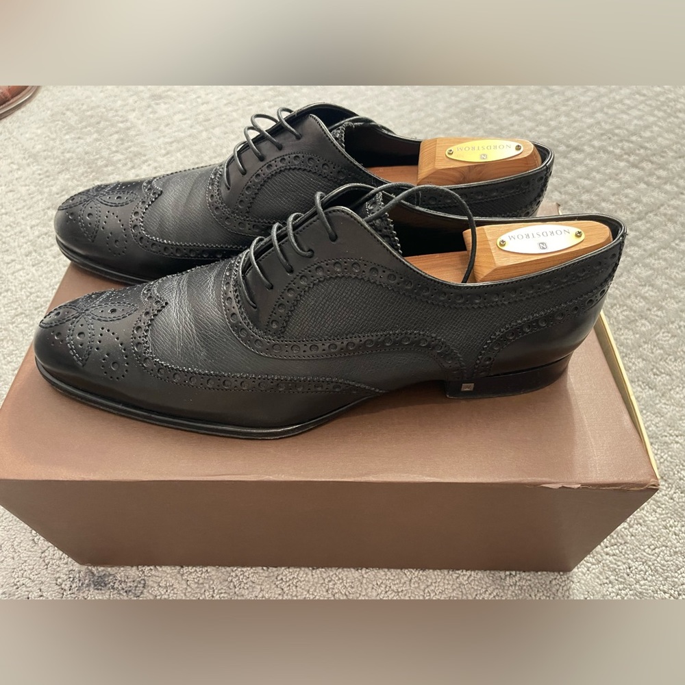 LV size 11 black lace up